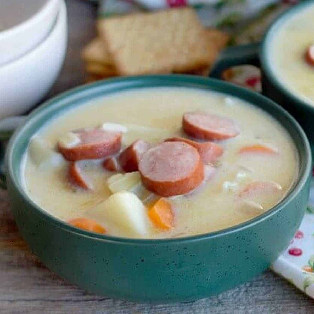 https://www.shakentogetherlife.com/wp-content/uploads/2018/12/grandmas-creamy-sausage-potato-soup-featured.jpg