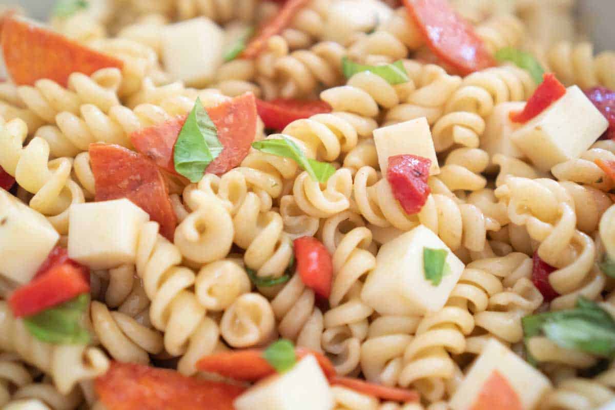 what-to-serve-with-pasta-salad-15-easy-sides-shaken-together